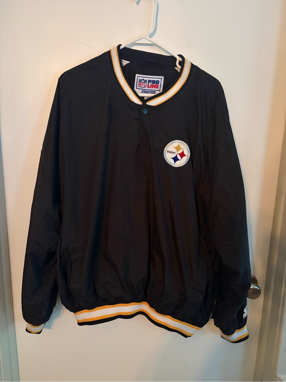 Vintage Starter Men’s Black Pullover Jacket with Yellow Trim